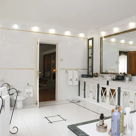 Homeysuite Luxury In Guincho Vakantiehuis